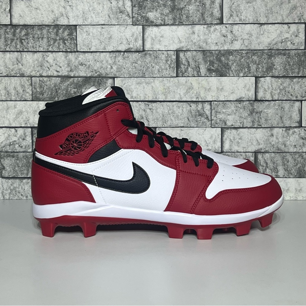 Nike Air Jordan 1 Retro Chicago Red High Football Baseball Cleats